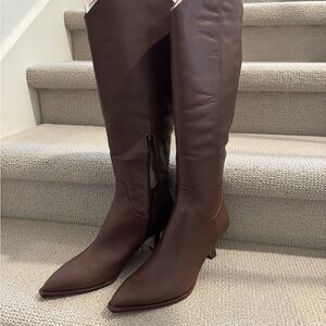 NEW Never Worn Dolce Vita Brown Boots size 8